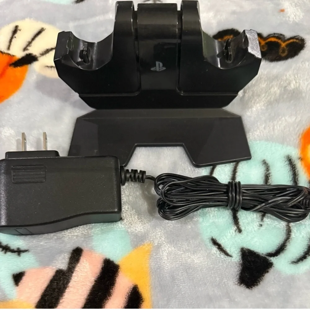 Sony PS 4 Slim Console & 2 Dual shock Controllers with Controller Charging set